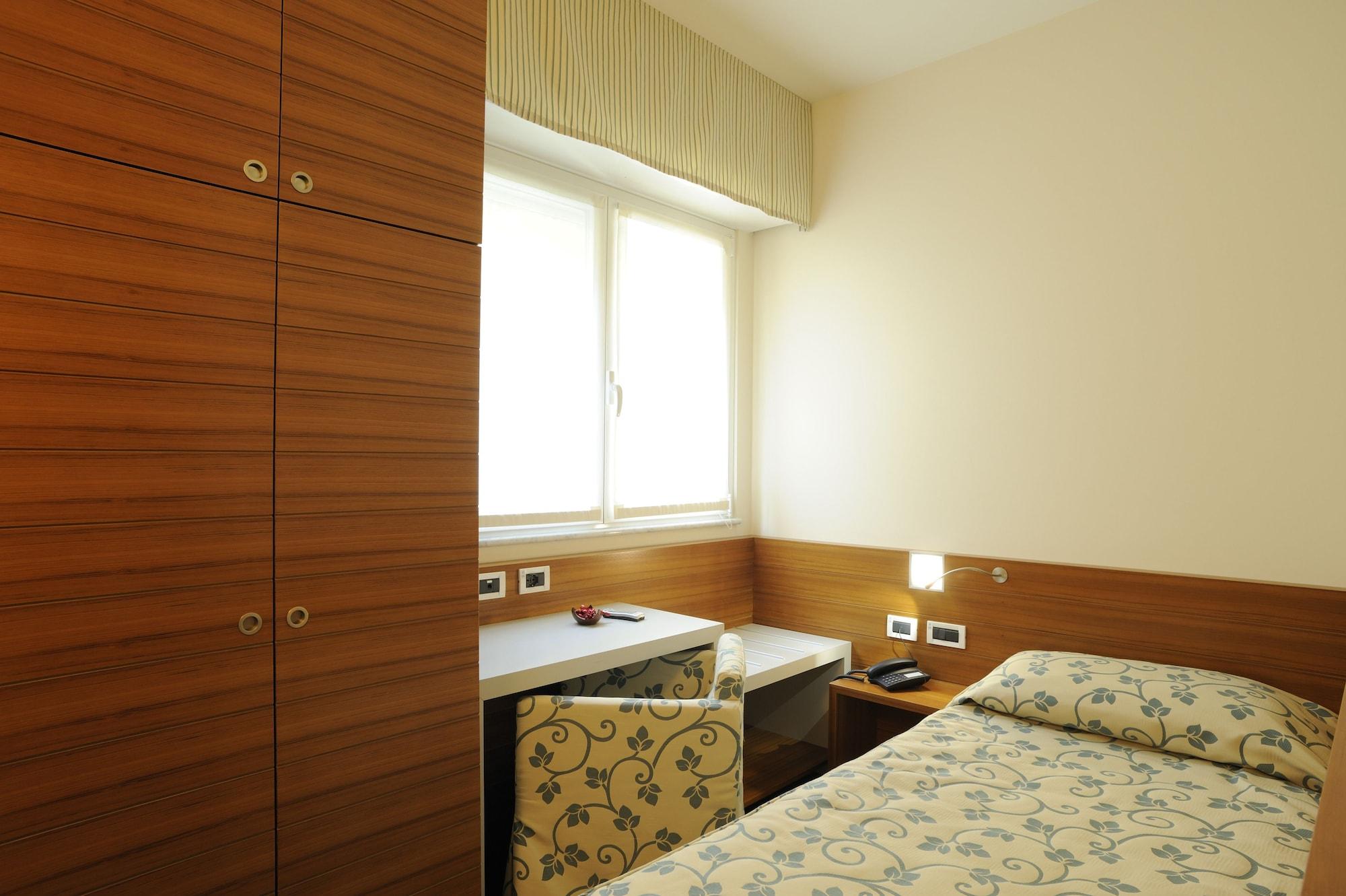 Hotel Le Roi Варацце Экстерьер фото