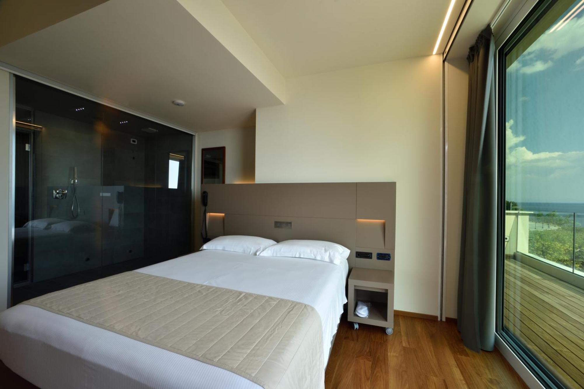 Hotel Le Roi Варацце Экстерьер фото